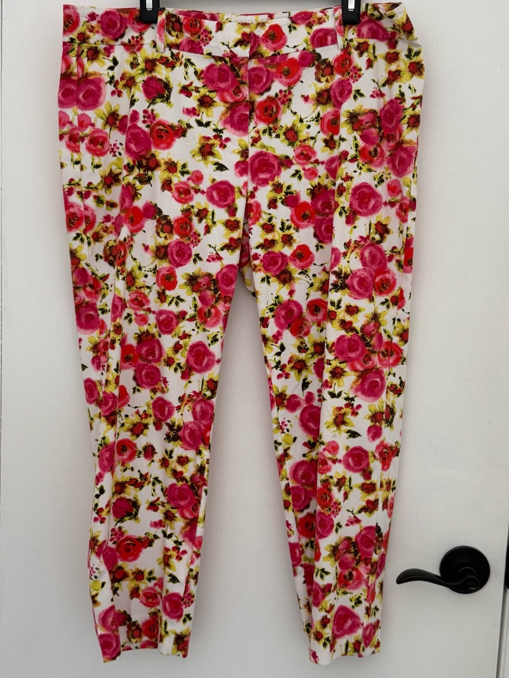 Ann Taylor Factory Pink Floral Cropped Pants